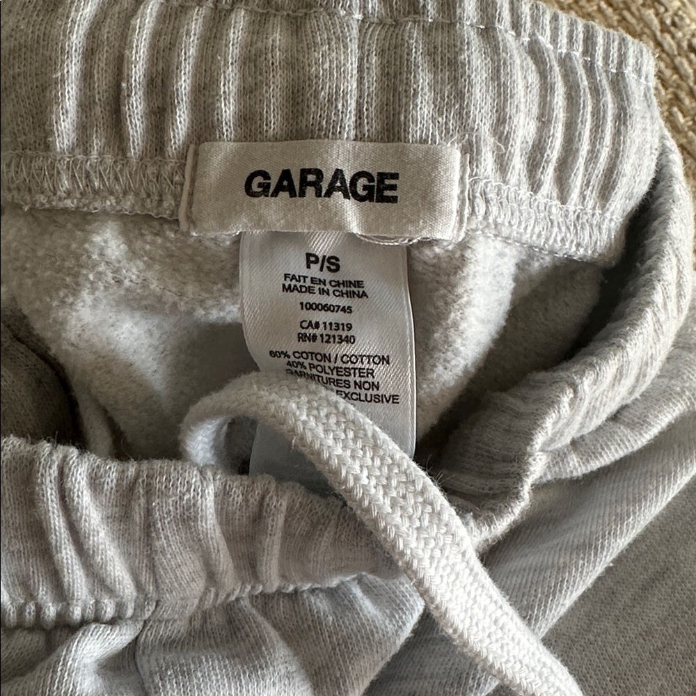 Small Grey garage Baggy sweatpants - Picture 2 of 3